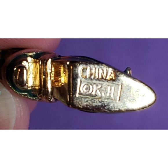 Vintage Kenneth J Lane Signed Shoe Charm Pink & Green Enamel On Gold Tone Metal - Picture 5 of 9